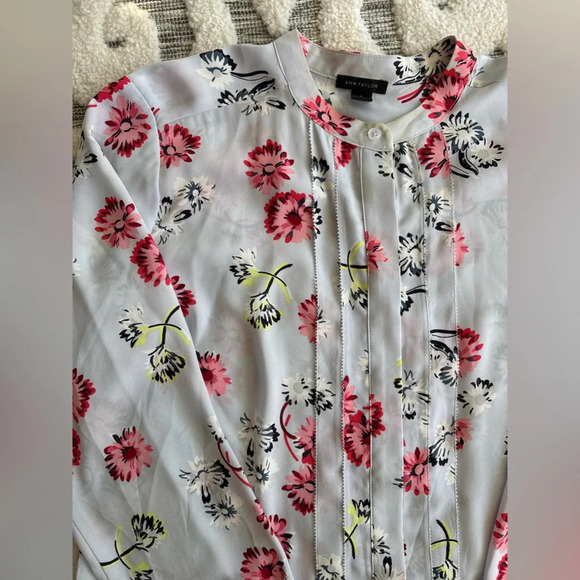 Ann Taylor Tops - Ann Taylor Blue Pink Floral Blouse Sz S